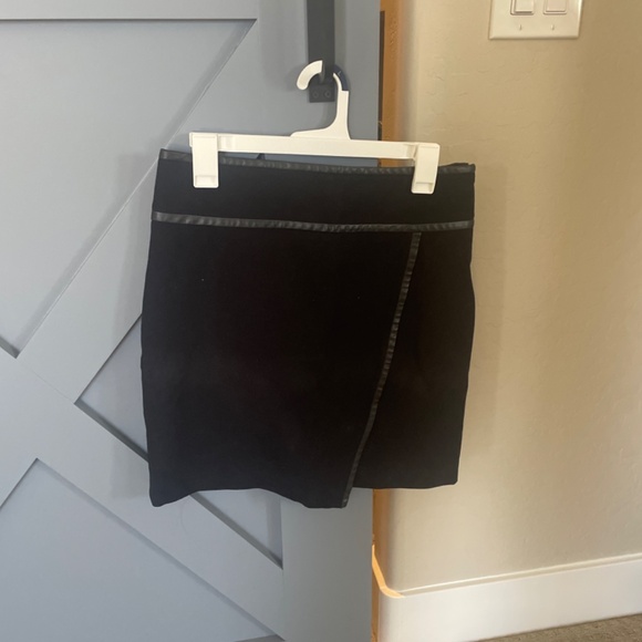 Skirt - Picture 3 of 4